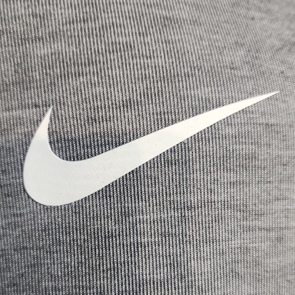 Nike Gray Hooded Men's Jacket - Picture 9 of 10